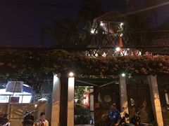-Cuc Gach Quan Restaurant