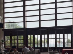 -亚龙湾喜来登·美景台大堂吧