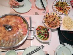 -黄记煌三汁焖锅(新佳丽江汉路店)