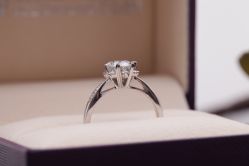 IMG_8601-威德钻石-克拉钻大本营(南京东路店)