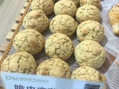-顶东面包花园·生日蛋糕(世博店)