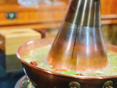 -果松木炭酸菜铜火锅·外婆参鸡汤