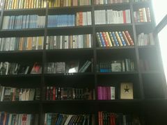 -钟书阁(松江泰晤士小镇店)