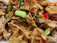 -芦茨金富饭庄·25年老字号·专做稻草鸡