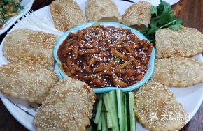 Beijing-style Sweet Soy Sauce Shredded Pork in Pancake