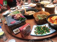 -老滇山寨•云南特色菜•地方菜•民族风情歌舞表演(金碧店)