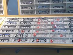 -光明眼镜·蔡司授权(徐泾店)