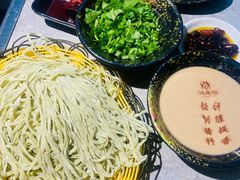 -洞庭洲·防空洞火锅·铜锅涮肉·烧烤(新百广场店)