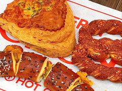 -HOT CRUSH趁热集合·现烤面包(上海环球港店)