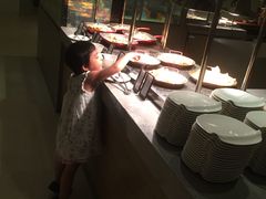 自助取餐区-海口绿发希尔顿酒店-田园汇自助餐·三文鱼·海鲜