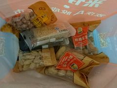 -来伊份1038(新村路三店)