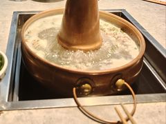-洞庭洲·防空洞火锅·烧烤·铜锅涮肉(新百广场店)