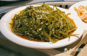 Spicy Seaweed Sprouts Salad