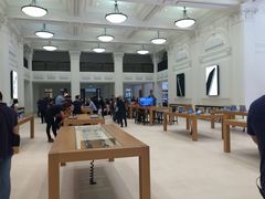 -Apple Store(Brisbane)