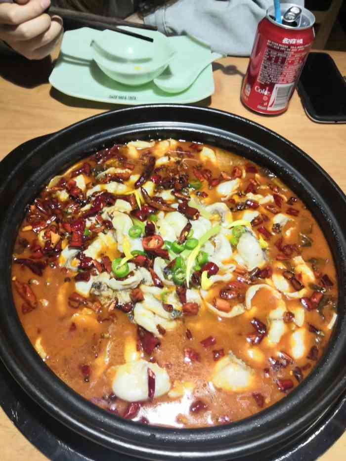 瑶锦居酸菜鱼(下沙银泰店)-"很不错的一家酸菜鱼店,不太好找,要走到最