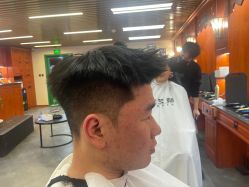 -米娜男士新国潮理发馆