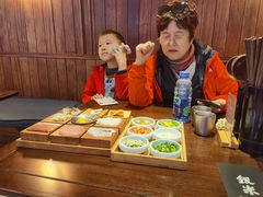 -银米·云南传统过桥米线(双廊黑金冠店)