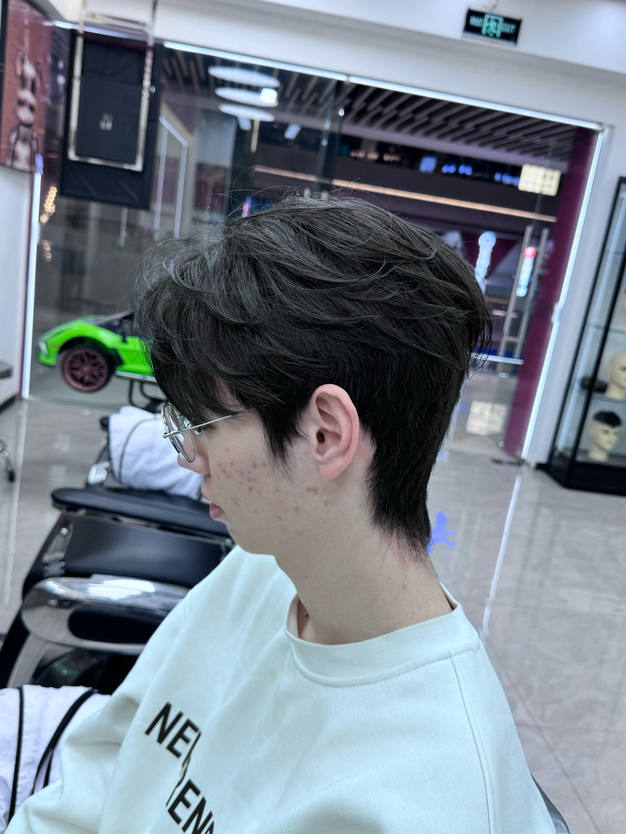 n适合多种脸型如鹅蛋脸圆脸方脸瓜子脸