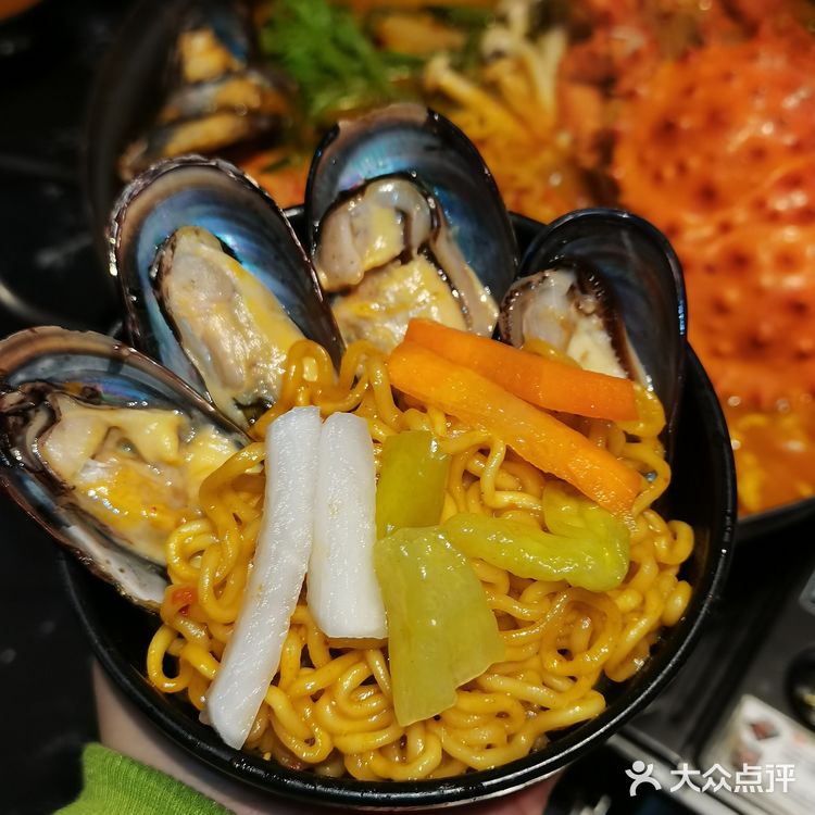 男朋友叫我来的店⚈₃⚈必须吃帝王蟹火锅安排！