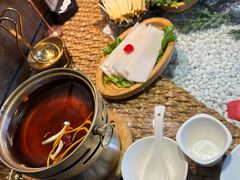 -慢丽江·云南野生菌土鸡锅(西山店)