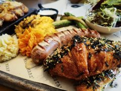-Mark&Mars Restaurant