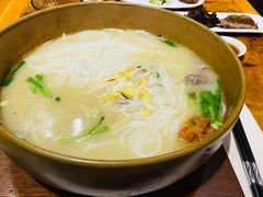 过桥米线-翠湖六号全日制西餐厅(翠湖宾馆店)