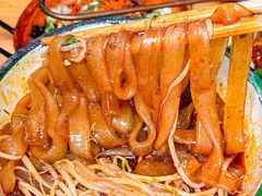 -拈签一笑黄牛肉辣卤串串