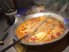 -湊湊火锅·茶憩(杭州湖滨银泰in77店)