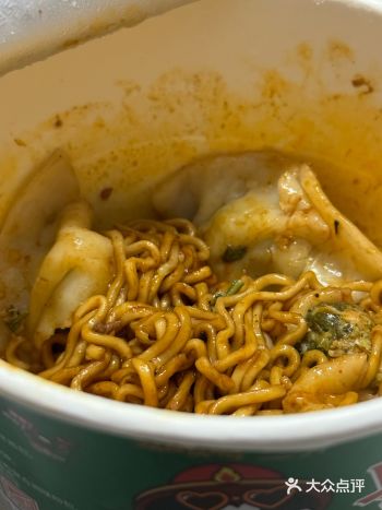 朋友给的炸酱火鸡面，之前只吃过火鸡面或者芝士火鸡面