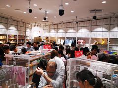 -名创优品(海珠乐峰广场店)