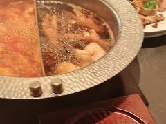 -牛YO寿喜烧·铁板烧和牛火锅自助(市府恒隆店)