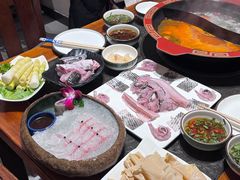 -景明轩•养生酸汤鱼火锅 云贵鲜菌 现舂野果酸汤(王寨小区店)