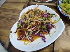 -三江鱼东北特色铁锅炖(骆驼店)