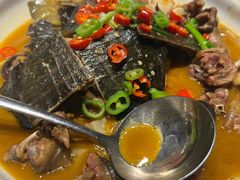 -头上红煨盐鸡·非遗院子餐厅