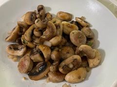 -MONICH牛排融合餐厅(和义大道购物中心店)