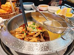 特色牛杂鸳鸯锅-左庭右院鲜牛肉火锅(环球港店)