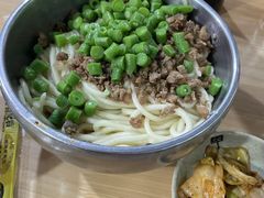 素椒杂酱面-左撇子私房面