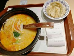 -蒙自源米线大王(东站店)