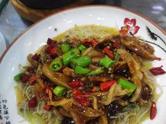 鸭掌-翠花上酸菜