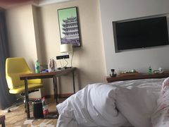 -武汉武昌站街道口华美达安可酒店