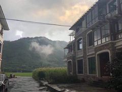 -雅鲁激流探险漂流