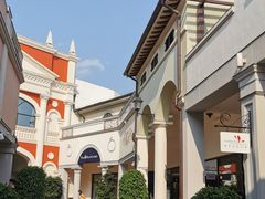 -佛罗伦萨小镇广佛名品奥特莱斯(疏港路店)