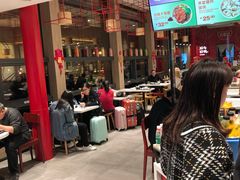 大堂-百事佳烧鸭牛腩(上海虹桥站店)