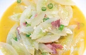 Earth Ham Stir-Fried White-Skinned Cucumber