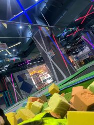 -反弹蹦床公园·亲子乐园·团建·派对(尚品奥莱店)