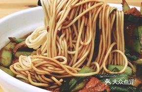 Sauce-Braised Intestine and Liver Noodles
