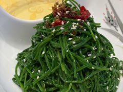 炝拌草原沙葱-德乐海蒙餐