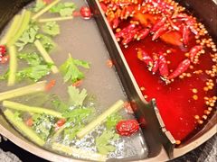 出山鸳鸯锅-三出山火锅(南京万象天地店)