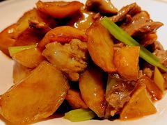 猪软骨炖土豆-前海沿·青岛菜(五四广场永旺店)