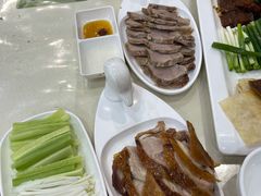 -大鸭梨烤鸭店(金顶街店)